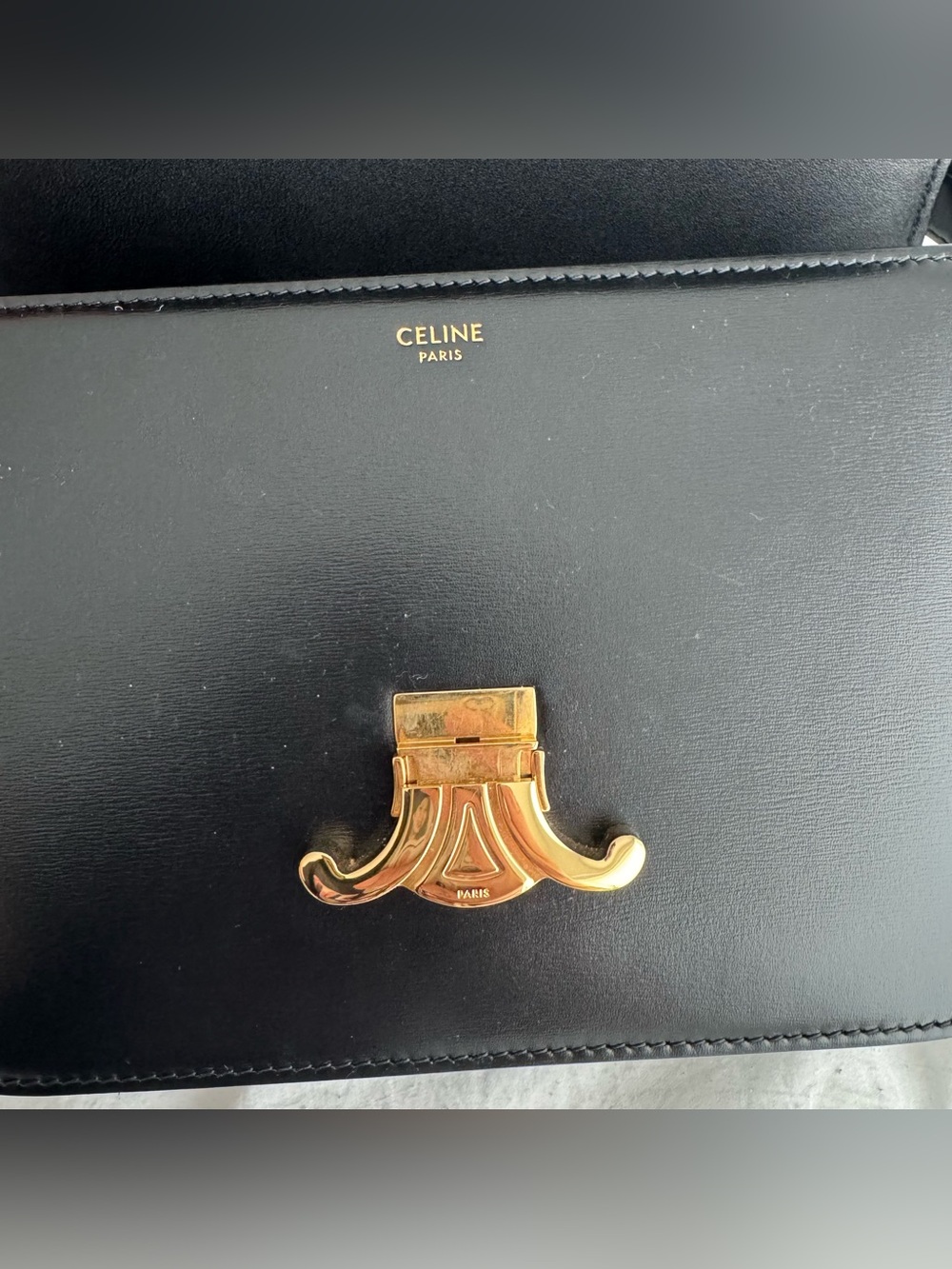 Celine Triomphe Crossbody bag in Black leather and Gold Hardware - Picture 9 of 13